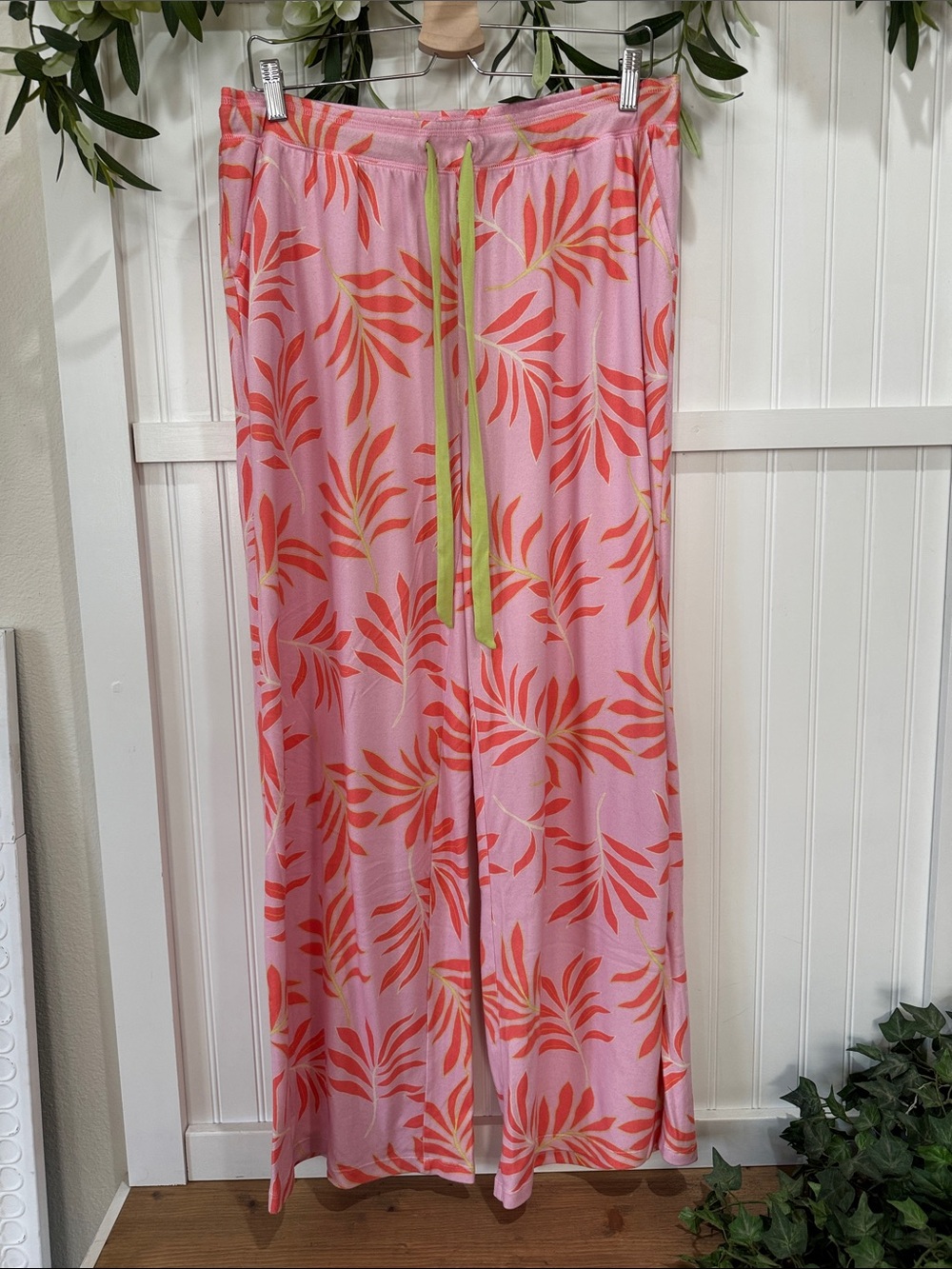 #335 PJ SALVAGE Pink & Coral Palm-Print Lounge Pants w Drawstring & Pockets NWOT